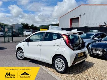 Toyota AYGO VVT-I X-PLAY X-SHIFT TSS