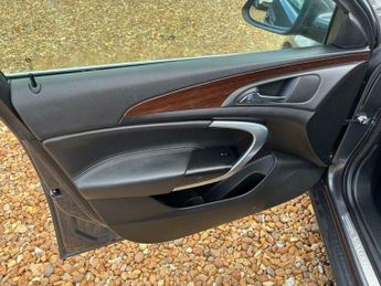 Vauxhall Insignia 2.0 CDTi SE Nav Sports Tourer Auto Euro 5 5dr