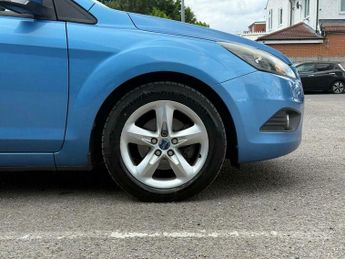 Ford Focus 1.6 Zetec 5dr