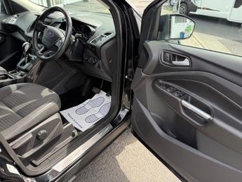 Ford Kuga TITANIUM EDITION TDCI AUTO 4X4 SAT NAV 19 PLATE