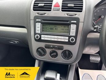 Volkswagen Golf MATCH FSI 115