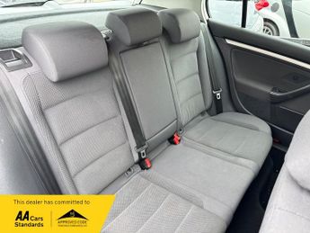Volkswagen Golf MATCH FSI 115