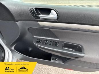 Volkswagen Golf MATCH FSI 115