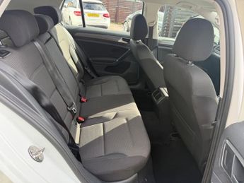 Volkswagen Golf 1.6 TDI SE Nav DSG Euro 6 (s/s) 5dr