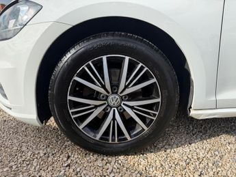 Volkswagen Golf 1.6 TDI SE Nav DSG Euro 6 (s/s) 5dr