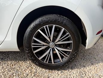 Volkswagen Golf 1.6 TDI SE Nav DSG Euro 6 (s/s) 5dr