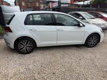 Volkswagen Golf 1.6 TDI SE Nav DSG Euro 6 (s/s) 5dr