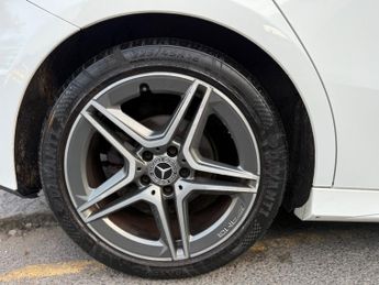 Mercedes-Benz A Class 1.5 A180d AMG Line (Executive) Hatchback 5dr Diesel 7G-DCT Euro 
