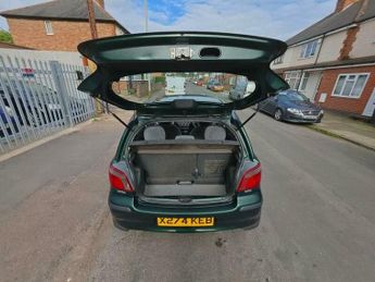 Toyota Yaris 1.3 VVT-i 16v CDX 5dr