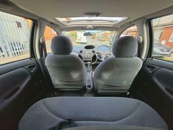 Toyota Yaris 1.3 VVT-i 16v CDX 5dr
