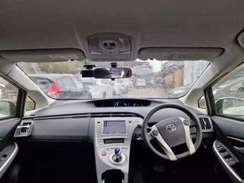 Toyota Prius 1.8 Hybrid VVT-h CVT 5dr