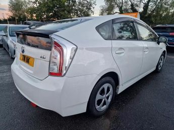 Toyota Prius 1.8 Hybrid VVT-h CVT 5dr