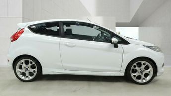 Ford Fiesta 1.6 Zetec S Hatchback 3dr Petrol Manual (132 g/km, 118 bhp)