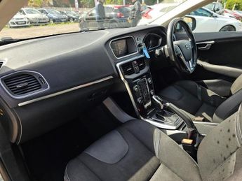 Volvo V40 2.0 D2 Momentum Nav Plus Auto Euro 6 (s/s) 5dr
