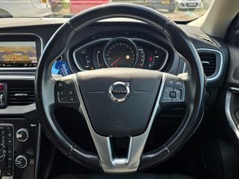Volvo V40 2.0 D2 Momentum Nav Plus Auto Euro 6 (s/s) 5dr
