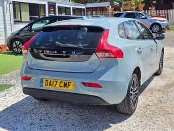 Volvo V40 2.0 D2 Momentum Nav Plus Auto Euro 6 (s/s) 5dr