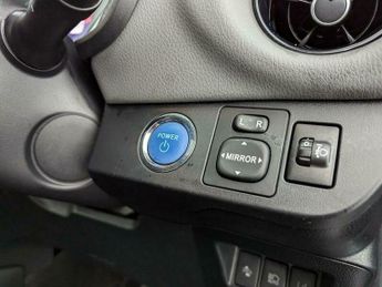 Toyota Yaris 1.5 VVT-h Icon Tech E-CVT Euro 6 (s/s) 5dr