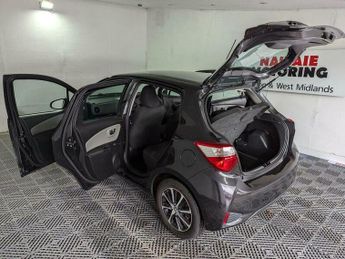 Toyota Yaris 1.5 VVT-h Icon Tech E-CVT Euro 6 (s/s) 5dr