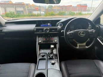 Lexus IS 2.5 300h Executive Edition E-CVT Euro 6 (s/s) 4dr
