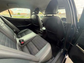 Lexus IS 2.5 300h Executive Edition E-CVT Euro 6 (s/s) 4dr