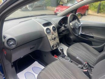Vauxhall Corsa 1.4i 16v Club 5dr