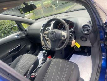 Vauxhall Corsa 1.4i 16v Club 5dr