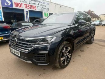 Volkswagen Touareg 3.0 TDI V6 R-Line Tech Tiptronic 4Motion Euro 6 (s/s) 5dr