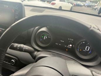 Toyota Yaris 1.5 VVT-h Design E-CVT Euro 6 (s/s) 5dr