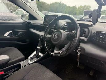 Toyota Yaris 1.5 VVT-h Design E-CVT Euro 6 (s/s) 5dr