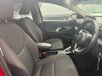 Toyota Yaris 1.5 VVT-h Design E-CVT Euro 6 (s/s) 5dr