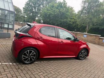 Toyota Yaris 1.5 VVT-h Design E-CVT Euro 6 (s/s) 5dr