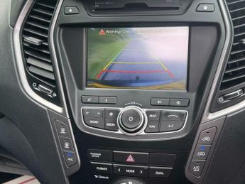 Hyundai Santa Fe 2.2 CRDi Blue Drive Premium SE SUV 5dr Diesel Auto 4WD Euro 6 (s