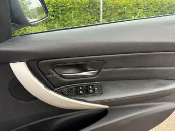 BMW 3 SERIES 2.0 320d ED EfficientDynamics Business Auto Euro 5 (s/s) 4dr