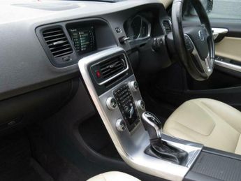 Volvo V60 2.4 D4 Lux Nav Estate 5dr Diesel Auto AWD Euro 6 (s/s) (190 ps)
