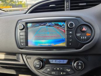 Toyota Yaris 1.5 VVT-h Icon E-CVT Euro 6 5dr