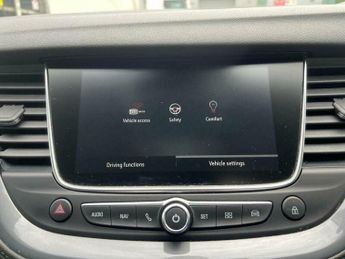 Vauxhall Grandland X 1.2 Turbo Tech Line Nav Auto Euro 6 (s/s) 5dr