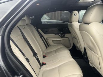 Jaguar XJ 3.0d V6 R-Sport Saloon 4dr Diesel Auto Euro 6 (s/s) (300 ps)
