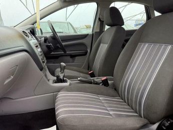Ford Focus 1.6 Style 5dr