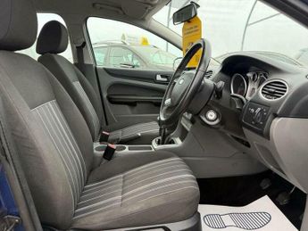 Ford Focus 1.6 Style 5dr