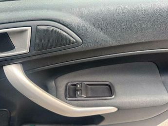 Ford Fiesta 1.25 Zetec 5dr