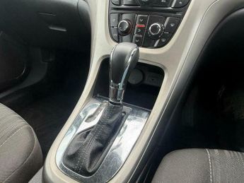 Vauxhall Astra 1.6 16v Exclusiv Auto Euro 5 5dr