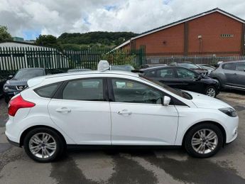 Ford Focus 1.0T EcoBoost Titanium Navigator Euro 5 (s/s) 5dr