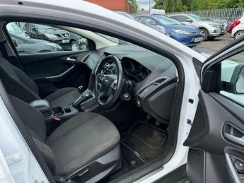 Ford Focus 1.0T EcoBoost Titanium Navigator Euro 5 (s/s) 5dr