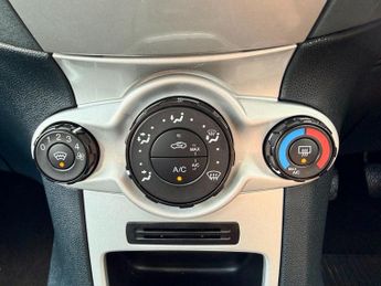 Ford Fiesta ZETEC BLUETOOTH+2 KEYS+ISOFIX