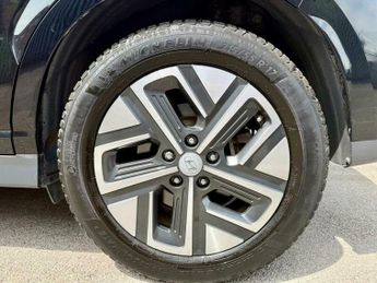 Hyundai KONA 39kWh SE Connect Auto 5dr (10.5kW Charger)