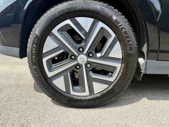 Hyundai KONA 39kWh SE Connect Auto 5dr (10.5kW Charger)