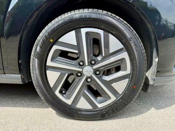 Hyundai KONA 39kWh SE Connect Auto 5dr (10.5kW Charger)