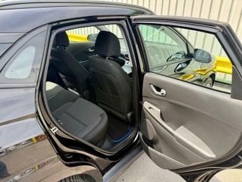 Hyundai KONA 39kWh SE Connect Auto 5dr (10.5kW Charger)