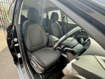 Hyundai KONA 39kWh SE Connect Auto 5dr (10.5kW Charger)