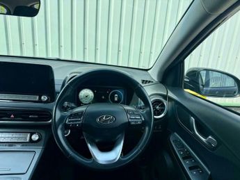 Hyundai KONA 39kWh SE Connect Auto 5dr (10.5kW Charger)
